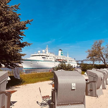 Kanal-Haus "Das Gaestehaus Direkt Am Nok" Osterrönfeld Exterior foto