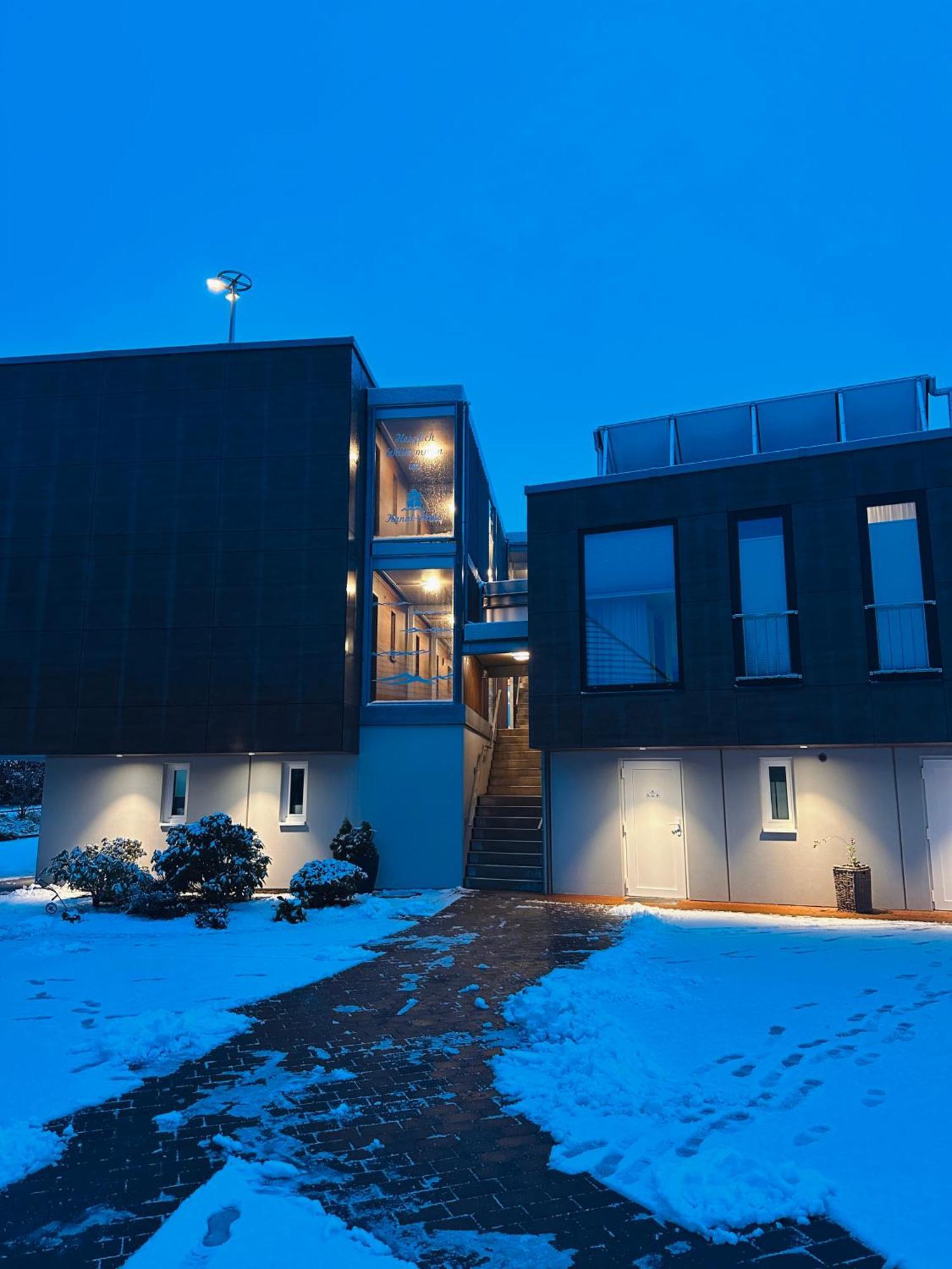 Kanal-Haus "Das Gaestehaus Direkt Am Nok" Osterrönfeld Exterior foto