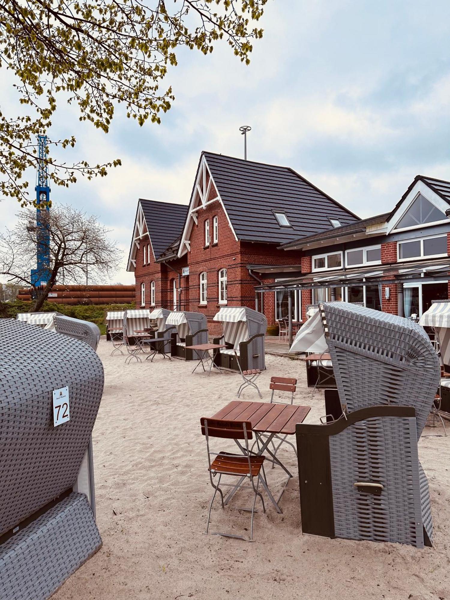 Kanal-Haus "Das Gaestehaus Direkt Am Nok" Osterrönfeld Exterior foto